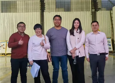 Thailändska kunder berömmer Xi'an Huafeng Construction Engineering Co., Ltd. ...